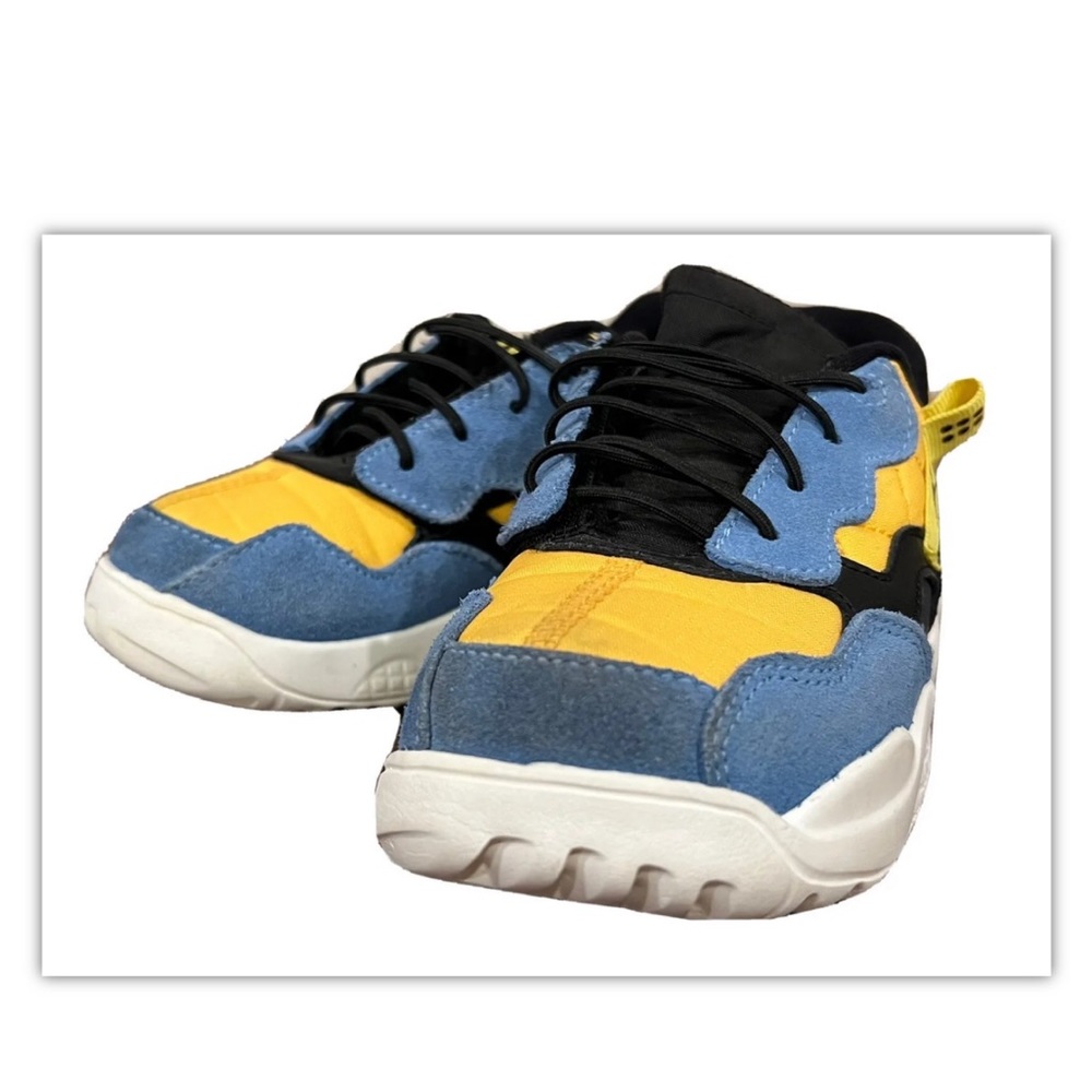 Jordan | MA2 University Gold Shoes - Kids 9C